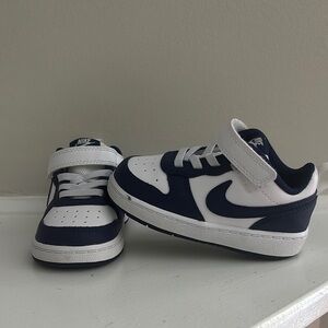 Like New Kids Blue and White Nike Shoes 6C